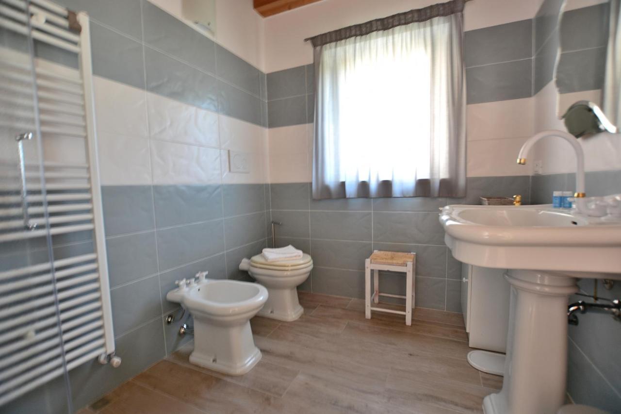 Red Apartment In Marciaga Di Costermano Ngoại thất bức ảnh